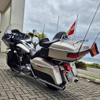 HARLEY-DAVIDSON ROAD GLIDE ULTRA 